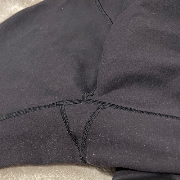 Lululemon Leggings Size 8 Semi-Sheer Strip in side of leg - Picture 5 of 12